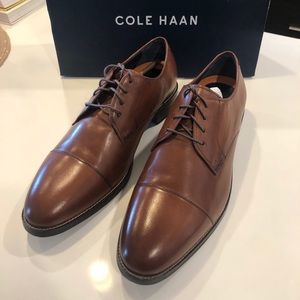 MENS SIZE 11.5 BRAND NEW COLE HAAN OXFORD DRESS SHOES. NEVER BEEN WORN.